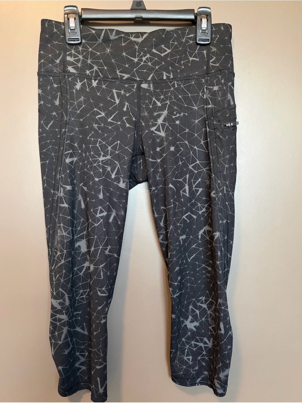 Lululemon Top Speed Crop Leggings - Luxtreme - Star Crushed Coal Black